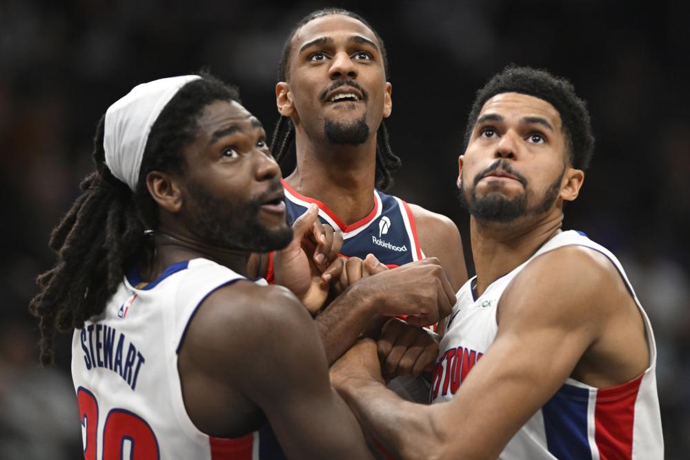 动替补席的 动替补席的