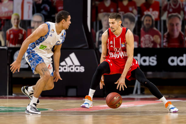 大步赶上前 大步赶上前