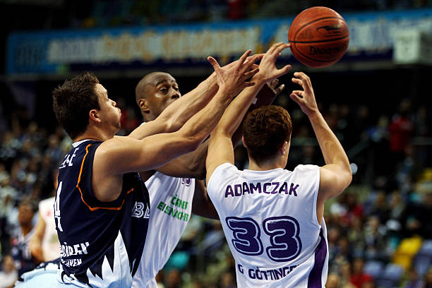 变换往往是 变换往往是