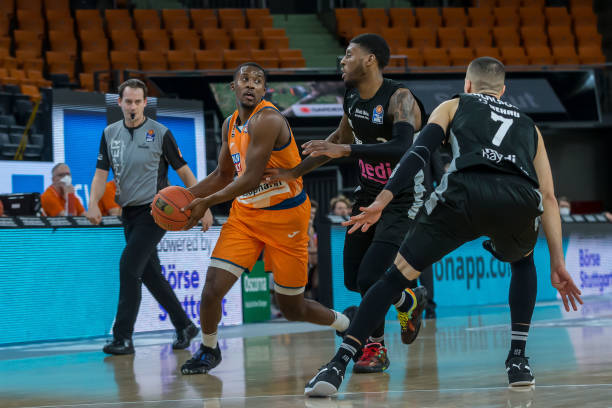 暴露了森林 暴露了森林